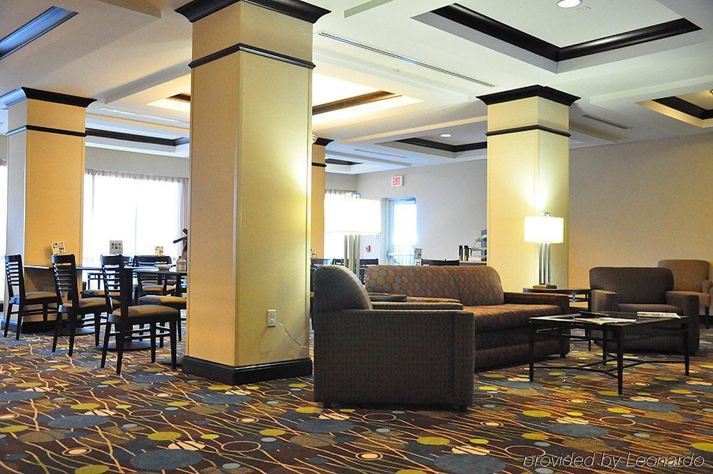 Holiday Inn Express Hotel & Suites Fort Myers East - The Forum, An Ihg Hotel Interior photo